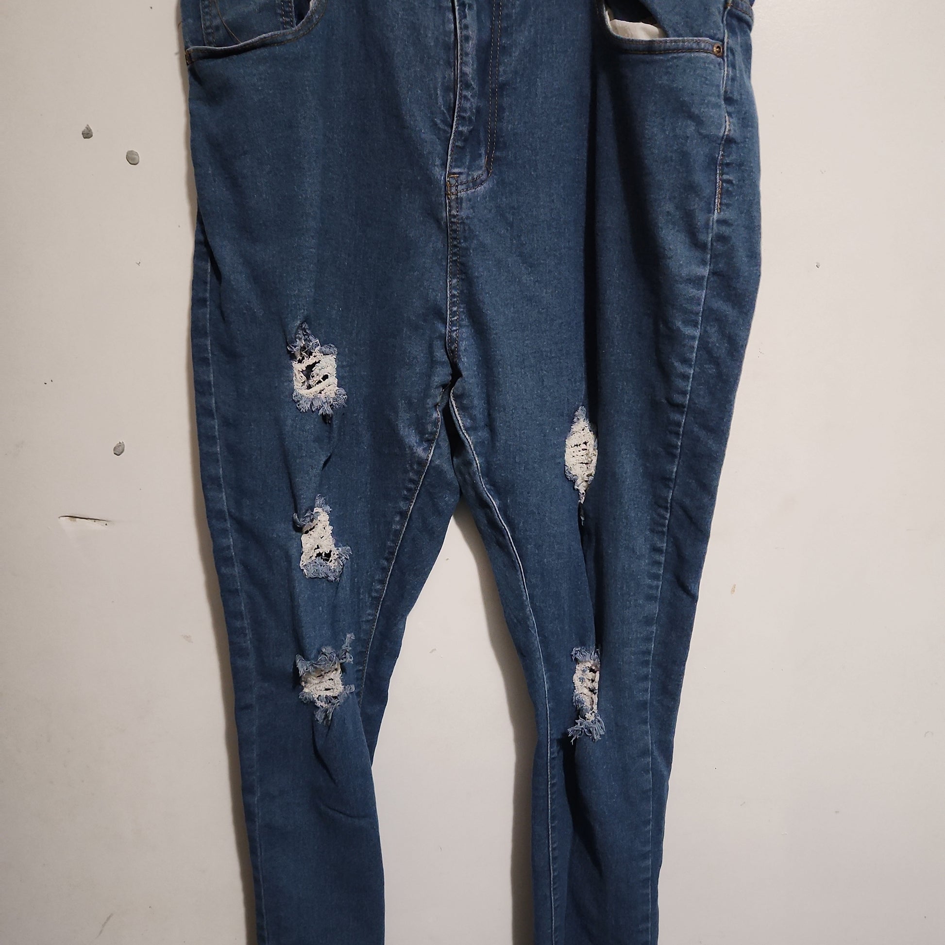 Boohoo blue size 20 distressed jeans - TOGA Multiverse